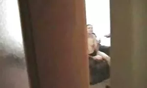 मांसल आदमी उसके चेहरे में उसके प्रेमी और सह करने के सेक्सी पिक्चर वीडियो हिंदी में लिए एक चूसना देता है