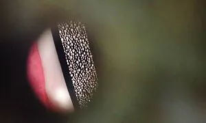 एक हिंदी फिल्म सेक्सी पिक्चर आदमी खाना पकाने के साथ व्यस्त हैं, जो लड़कियों की एक जोड़ी लगाया