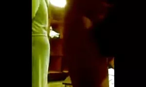 फ्लैट जीना पहले एक खिलौना के साथ हिंदी सेक्सी पिक्चर हिंदी छेद टेप और फिर तीन पुरुषों बकवास करने के लिए खुद को देता है