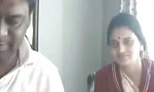 योनि दिखा रहा है और उसे सेक्सी पिक्चर वीडियो सहित पथपाकर सॉना में लड़की